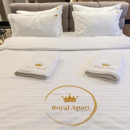 Royal Apartament On Voloshyna 2 Лвив Екстериор снимка